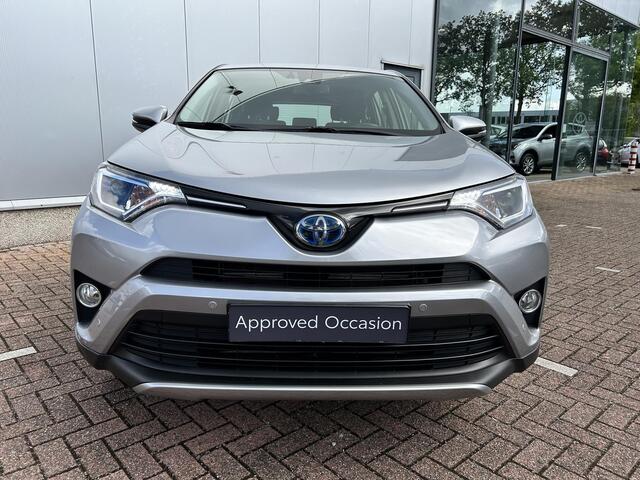 Toyota RAV4 2.5 Hybrid Dynamic, Parkeersensoren voor en achter , NAVI