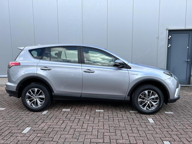 Toyota RAV4 2.5 Hybrid Dynamic, Parkeersensoren voor en achter , NAVI