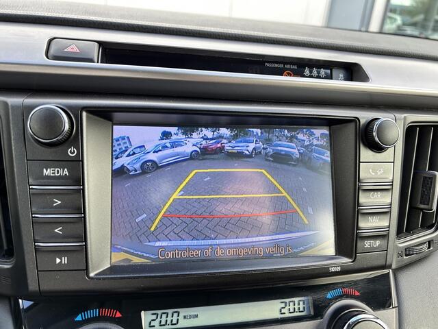 Toyota RAV4 2.5 Hybrid Dynamic, Parkeersensoren voor en achter , NAVI