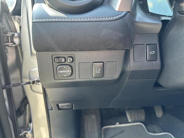 Toyota RAV4 2.5 Hybrid AWD Style