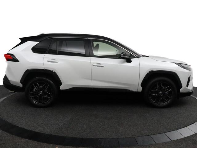 Toyota RAV4 2.5 Hybrid AWD GR SPORT | JBL Audio | GR Sport Plus Pakket | 360 Camera | Dodehoek Detectie | Parkeersensoren Rondom |