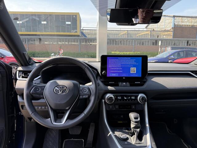 Toyota RAV4 2.5 Hybrid AWD Bi-Tone Stoel/stuur verwarming, 360 graden camera, JBL premium, Panoramic view monitor, 1650 kg trekgewicht