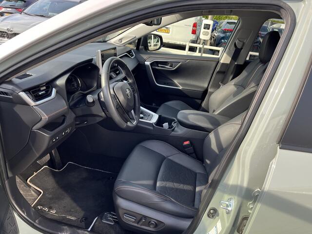 Toyota RAV4 Adventure , JBL Premium audio ,Stoel- & stuurwiel verwarming , Elek. Achterklep ,Elek. Inklapbare buitenspiegels , Autom. Dimmende binnenspiegel , Keyless , Treeplanken