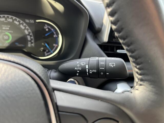 Toyota RAV4 Adventure , JBL Premium audio ,Stoel- & stuurwiel verwarming , Elek. Achterklep ,Elek. Inklapbare buitenspiegels , Autom. Dimmende binnenspiegel , Keyless , Treeplanken