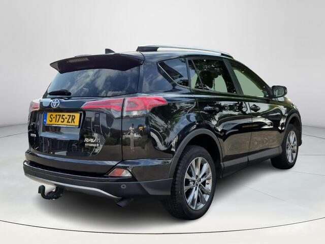 Toyota RAV4 2.5 Hybrid AWD Executive | Beige leder | Bearlock | Trekhaak | Navigatie | JBL audio |