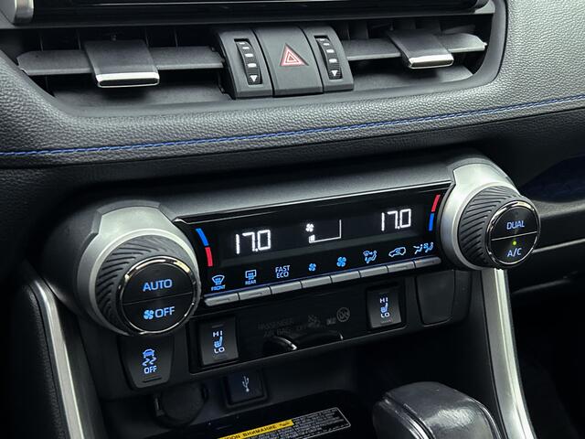 Toyota RAV4 2.5 Hybrid AWD Bi-Tone | Panoramadak | JBL | 360 Camera | Blindspot | 1.650 KG Trekgewicht |