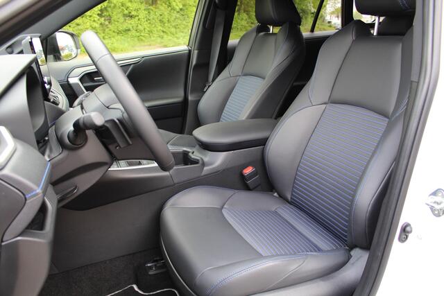 Toyota RAV4 2.5 Hybrid Style Bi-Tone | Rijklaar | Trekhaak | JBL | PDC | 360 camera | Stoelverwarming | Apple/Android | Navi |