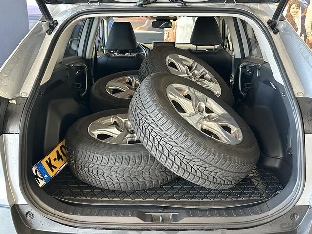 Toyota RAV4 2.5 Hybrid AWD Business Plus AUTOMAAT | TREKHAAK | LEDEREN BEKLEDING | COMPLETE AUTO!