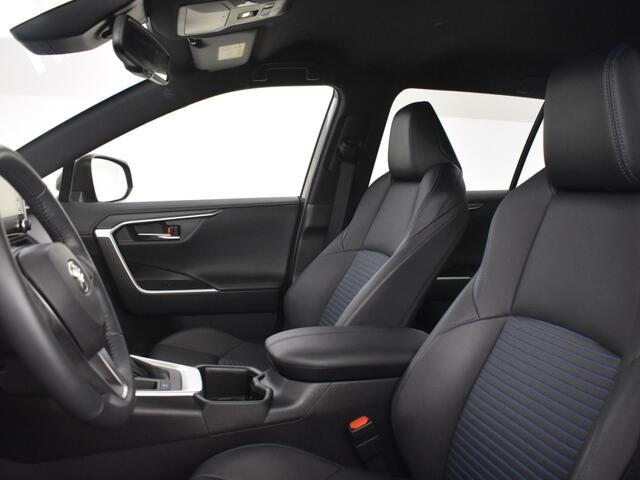 Toyota RAV4 2.5 Hybrid Bi-Tone | Trekhaak | Parkeersensoren V+A | Stuur en S