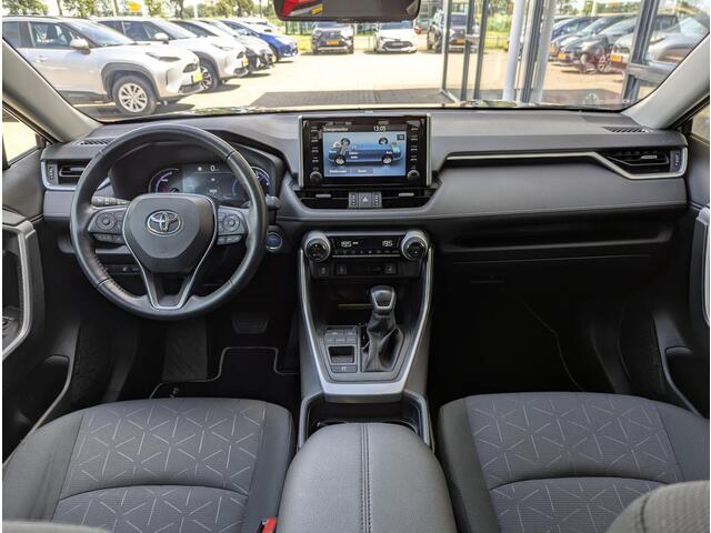 Toyota RAV4 2.5 Hybrid Dynamic Plus | Stoel- stuurverwarming | Elek. achterklep | Camera | PDC V+A | BSM