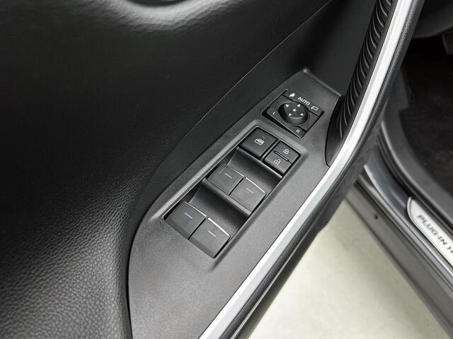 Toyota RAV4 2.5 Plug-in Hybrid AWD Dynamic | Voorraad auto | Snel rijden | 1500 KG Trekgewicht |