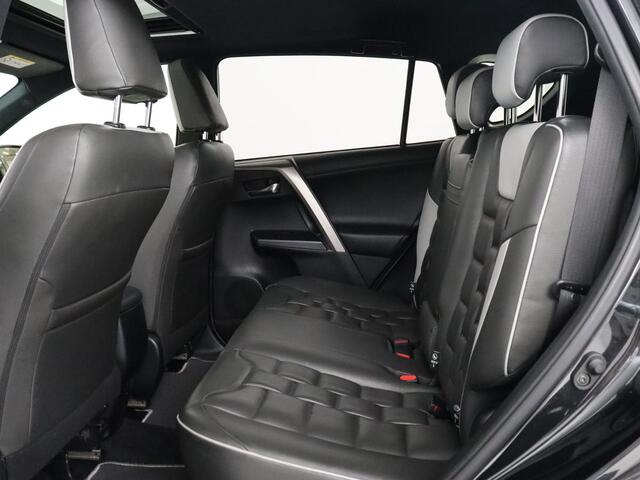 Toyota RAV4 2.5 Hybrid Adventure | Schuifdak | Leder | Trekhaak | Adaptive cruise | Stoelverwarming | Camera | Navigatie | Climate control | Bluetooth