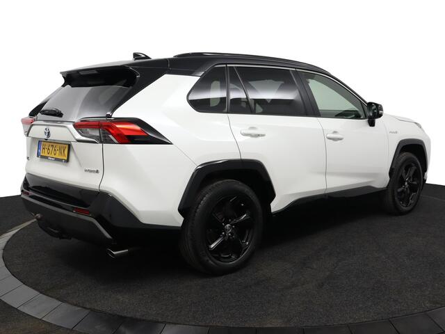 Toyota RAV4 2.5 Hybrid AWD Bi-Tone | Lederen Interieur | JBL Audio | Trekhaak | 1.650kg trekgewicht! | Camera | Electrische kofferklep | 10 jaar garantie! |
