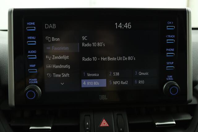 Toyota RAV4 2.5 Hybrid AWD Bi-Tone | Lederen Interieur | JBL Audio | Trekhaak | 1.650kg trekgewicht! | Camera | Electrische kofferklep | 10 jaar garantie! |