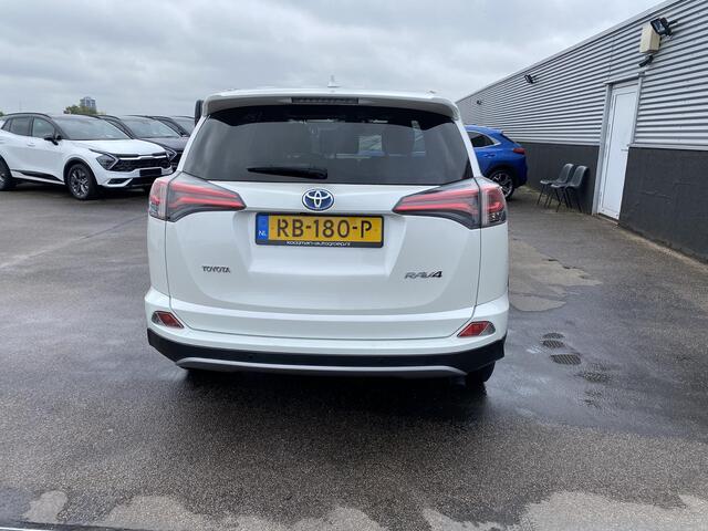 Toyota RAV4 2.5 Hybrid Style Navigatie, Stoelverwarming, Elek. bestuurdersstoel, Adaptieve cruise control, Volledig dealer onderhouden, LMV, Smart Key, NL-auto