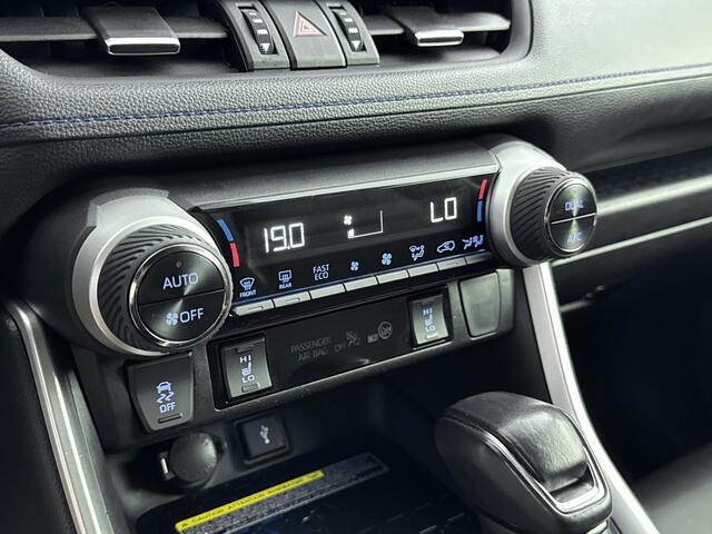 Toyota RAV4 2.5 Hybrid Bi-Tone Limited | Half-Leder Interieur | Stoel -/ Stuur Verwarming |
