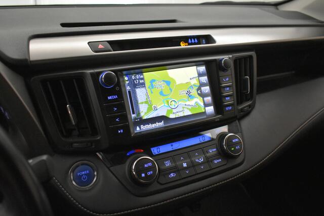 Toyota RAV4 2.5 Hybrid First Edition Camera El aKlep Navi