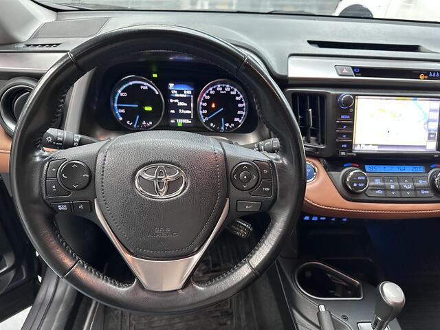 Toyota RAV4 2.5 Hybrid AWD Energy Plus met speciaal Leder interieur! NL Auto, all season banden , 1650 kg trekgewicht