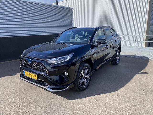 Toyota RAV4 2.5 Plug-in Hybrid AWD Style Nederlandse RAV4 Nieuw geleverd en onderhouden Incl o.a.: Apple CarPlay & Android Auto, Trekhaak, dodehoek detectie, 360° camera, parkeersensoren v&a, JBL premium audio, adaptieve cruise control, stoelen & achterbank verwarmd,