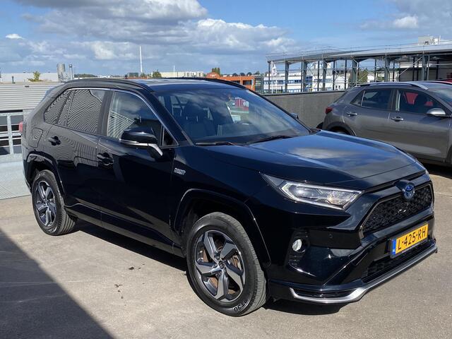 Toyota RAV4 2.5 Plug-in Hybrid AWD Style Nederlandse RAV4 Nieuw geleverd en onderhouden Incl o.a.: Apple CarPlay & Android Auto, Trekhaak, dodehoek detectie, 360° camera, parkeersensoren v&a, JBL premium audio, adaptieve cruise control, stoelen & achterbank verwarmd,