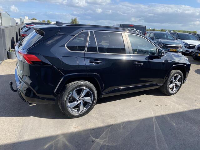 Toyota RAV4 2.5 Plug-in Hybrid AWD Style Nederlandse RAV4 Nieuw geleverd en onderhouden Incl o.a.: Apple CarPlay & Android Auto, Trekhaak, dodehoek detectie, 360° camera, parkeersensoren v&a, JBL premium audio, adaptieve cruise control, stoelen & achterbank verwarmd,