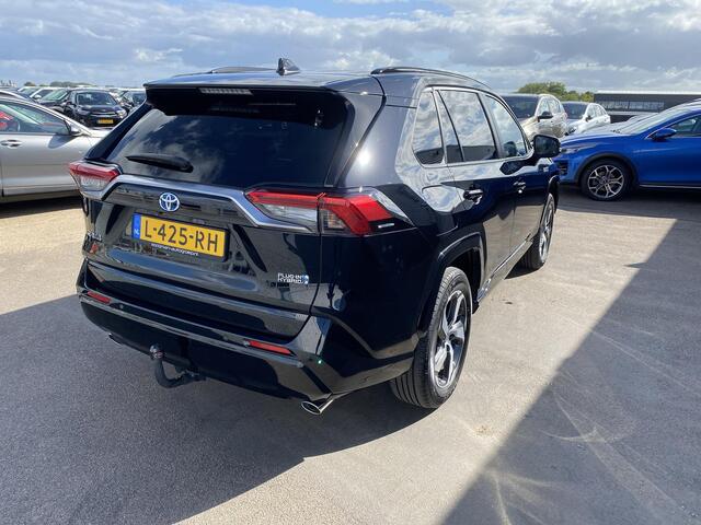 Toyota RAV4 2.5 Plug-in Hybrid AWD Style Nederlandse RAV4 Nieuw geleverd en onderhouden Incl o.a.: Apple CarPlay & Android Auto, Trekhaak, dodehoek detectie, 360° camera, parkeersensoren v&a, JBL premium audio, adaptieve cruise control, stoelen & achterbank verwarmd,