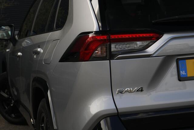 Toyota RAV4 2.5 Hybrid AWD Bi-Tone Panorama, Stoelverwarming