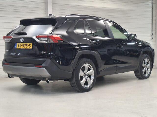 Toyota RAV4 2.5 Hybrid First Edition / Nederlandse Auto / Navigatie / Apple CarPlay/Android Auto / Dealer Onderhouden / 360 Graden Camera / Fabrieksgarantie t/m 03-2029 /