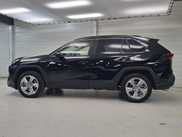 Toyota RAV4 2.5 Hybrid First Edition / Nederlandse Auto / Navigatie / Apple CarPlay/Android Auto / Dealer Onderhouden / 360 Graden Camera / Fabrieksgarantie t/m 03-2029 /