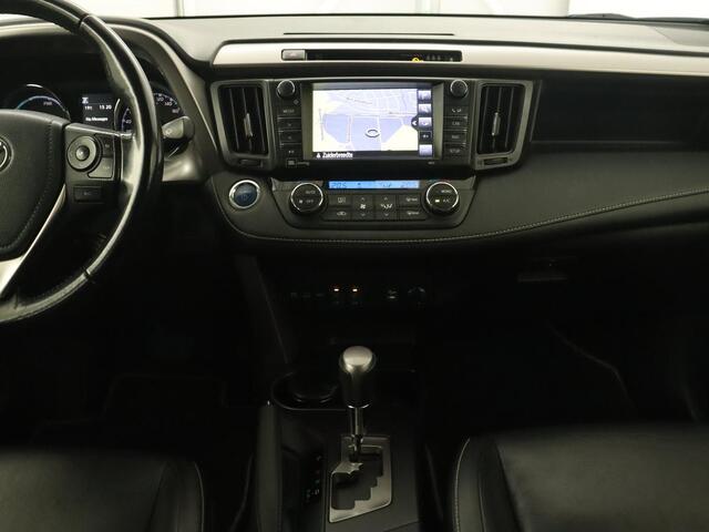 Toyota RAV4 2.5 Hybrid Executive | Trekhaak | Leder | 360 Camera | Stoelverwarming | Adaptive cruise | Navigatie | Memory | Bluetooth | JBL audio | Getint glas | Full LED