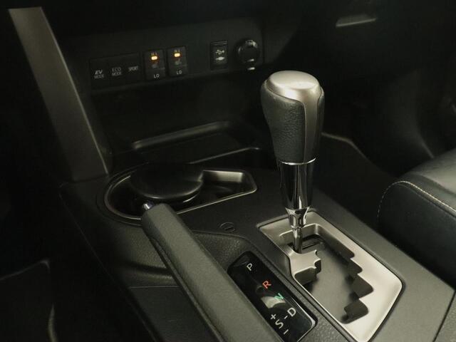 Toyota RAV4 2.5 Hybrid Executive | Trekhaak | Leder | 360 Camera | Stoelverwarming | Adaptive cruise | Navigatie | Memory | Bluetooth | JBL audio | Getint glas | Full LED
