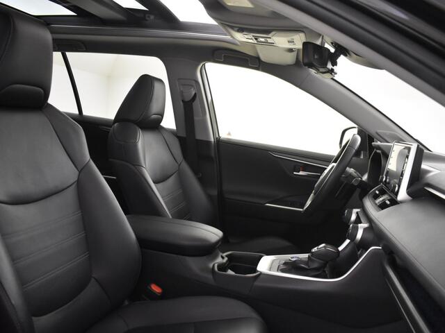 Toyota RAV4 2.5 Hybrid AWD Executive | Panoramadak | PDC V+A | Navigatie