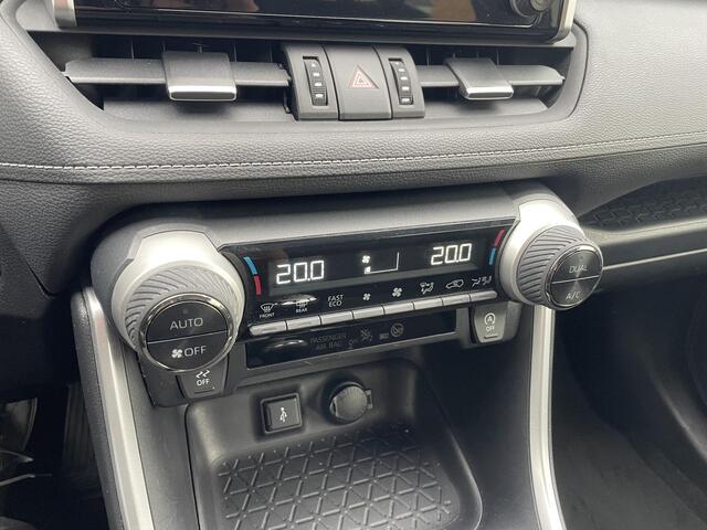 Toyota RAV4 2.0 VVT-iE Business | Benzine hangeschakeld | 2000 KG Trekgewicht | All Season Banden |