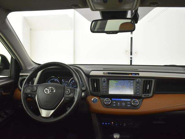 Toyota RAV4 2.5 Hybrid AWD Executive | Open dak | Navigatie | Trekhaak |