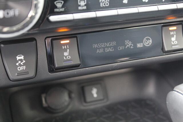 Toyota RAV4 2.5 Hybrid AWD Style | Rijklaar | Trekhaak | Leder | Stoel-/stuurverw. | LED | Apple/Android | El.achterklep | Dealer onderhouden