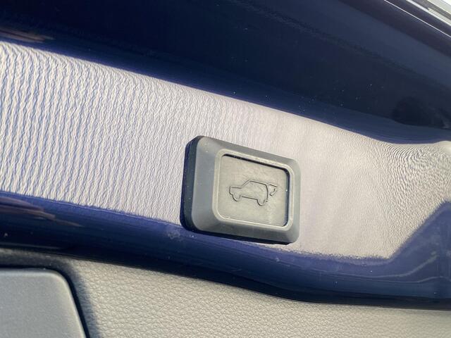 Toyota RAV4 2.5 Hybrid Bi-tone Navigatie, Apple CarPlay/Android Auto, JBL audio, achteruitrij camera, parkeersensoren v&a, stoelverwarming, cruise control adaptief