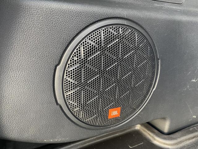 Toyota RAV4 2.5 Hybrid Bi-tone Navigatie, Apple CarPlay/Android Auto, JBL audio, achteruitrij camera, parkeersensoren v&a, stoelverwarming, cruise control adaptief