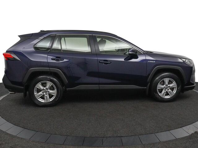Toyota RAV4 2.5 Hybrid Active | Stoelverwarming | Trekhaak | Stuurverwarming | All season banden |