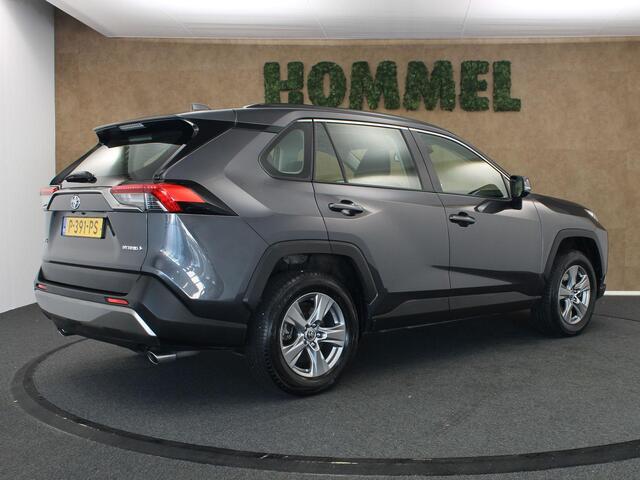 Toyota RAV4 2.5 Hybrid Active - ORIGINEEL NEDERLANDSE AUTO - ACHTERUITRIJCAMERA - APPLE CARPLAY/ANDROID AUTO - BLUETOOTH TELEFOONVOORBEREIDING - CRUISE CONTROL ADAPTIEF - DAB ONTVANGER - ELECTRONIC CLIMATE CONTROLE - ELEKTRISCHE RAMEN VOOR EN ACHTER - BUITENSPIEGELS