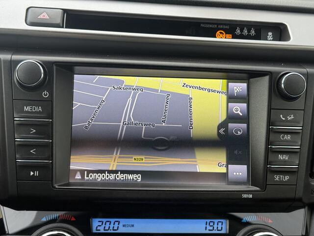 Toyota RAV4 2.5 Hybrid Dynamic **NAVIGATIE/ DODEHOEK DETECTIE/ PARKEERSENSOREN/ GARANTIE**