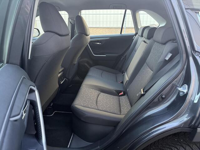 Toyota RAV4 2.5 Hybrid Active Plus **TREKHAAK/ DODEHOEK DETECTIE/ STOELVERWARMING/ 36 MAANDEN GARANTIE**