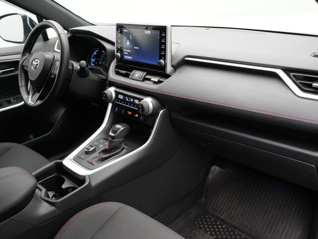 Toyota RAV4 2.5 Plug-in Hybrid AWD Dynamic 306pk Dealer O.H PHEV | Adaptive Cruise | Trekhaak | Sportstoelen Verwarmd | Camera | Apple Carplay | 18"L.M | Keyless | Stuurverwarming | Navigatie |