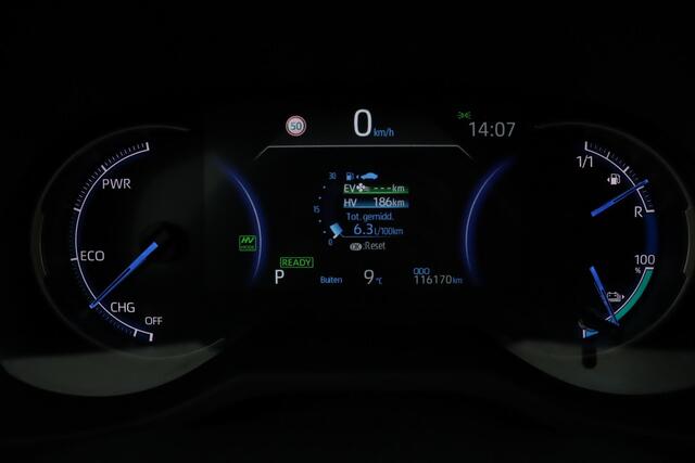 Toyota RAV4 2.5 Plug-in Hybrid AWD Style | Adaptive Cruise Control| Achteruitrijcamera | Stoel- en Stuurverwarming | Panoramadak | Trekhaak | 1500 kg Trekgewicht |