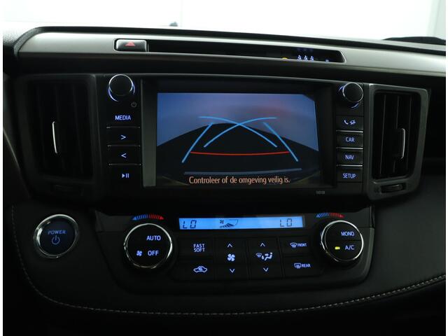 Toyota RAV4 2.5 Hybrid AWD Style | Stoelverwarming | Cruise control | Trekhaak 1650 kg. | Parkeersensoren | Elektrische Achterklep |