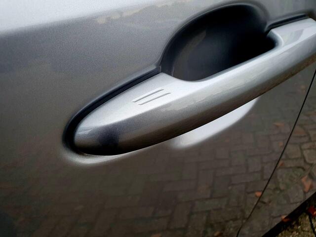 Toyota RAV4 2.5 Plug-in Hybrid AWD Bi-Tone Plus All-in prijs!