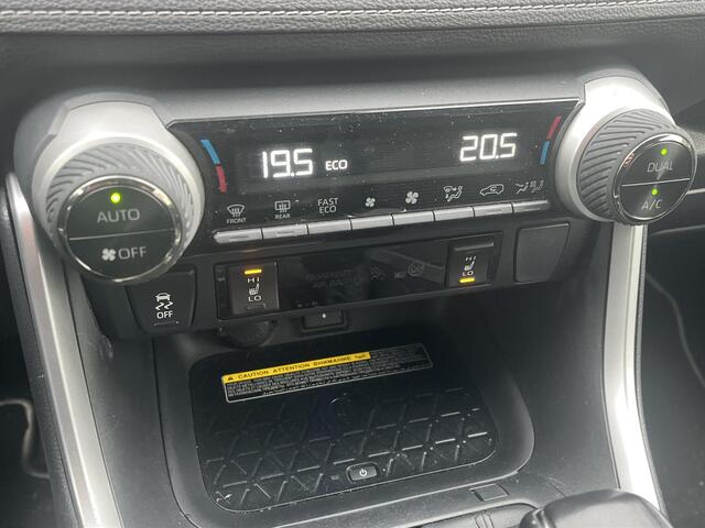 Toyota RAV4 2.5 Hybrid AWD Black Edition | Trekhaak | Carplay | Stoel- + stuurverwarming | JBL audio |