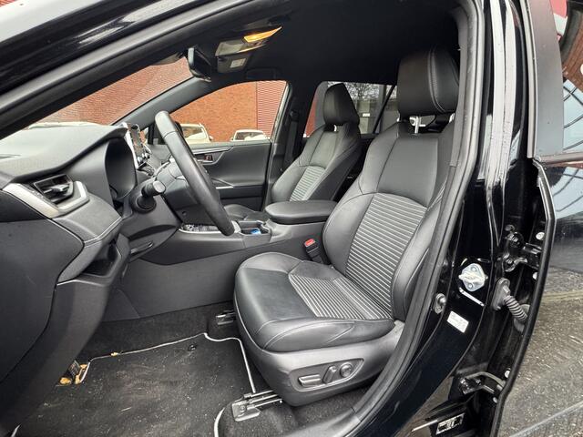 Toyota RAV4 2.5 Hybrid Black Edition // NAVI // ADAPTIVE CRUISE // CAMERA // STOELVERWARMING // ELK. BESTUURDERSSTOEL //