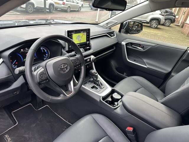 Toyota RAV4 2.5 Hybrid Style 1e eigenaar / dealeronderhouden / slechts 10.691 km!! / auto is als nieuw / origineel Nederlandse auto / Toyota 10 jaar garantie-programma / Toyota pechhulppas / Trekhaak
