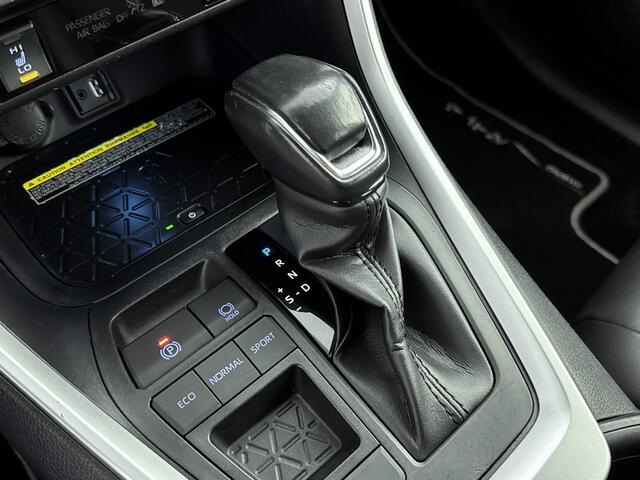 Toyota RAV4 2.5 Hybrid Style Limited | JBL-Audio | Zwart leder interieur | 18' velgen | Stoelverwarming |