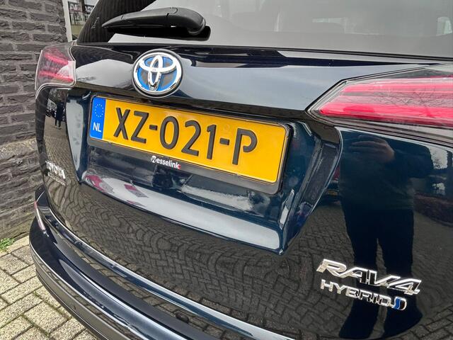 Toyota RAV4 2.5 Hybrid AWD Energy | Trekhaak | Schuif dak | Camera |